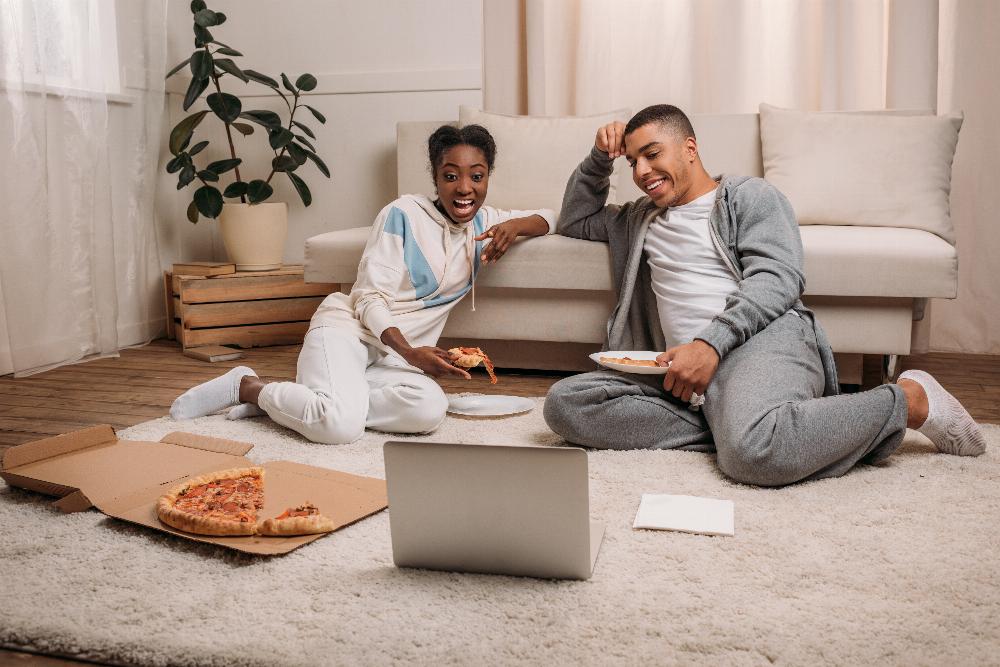 People Family of 2 Pizza Party Laptop